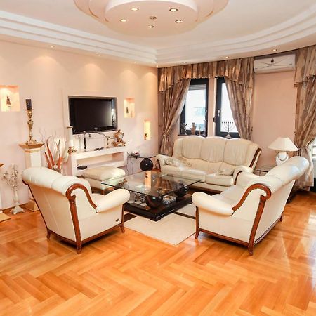 Ugodan I Luksuzan Apartman بانيا لوكا المظهر الخارجي الصورة