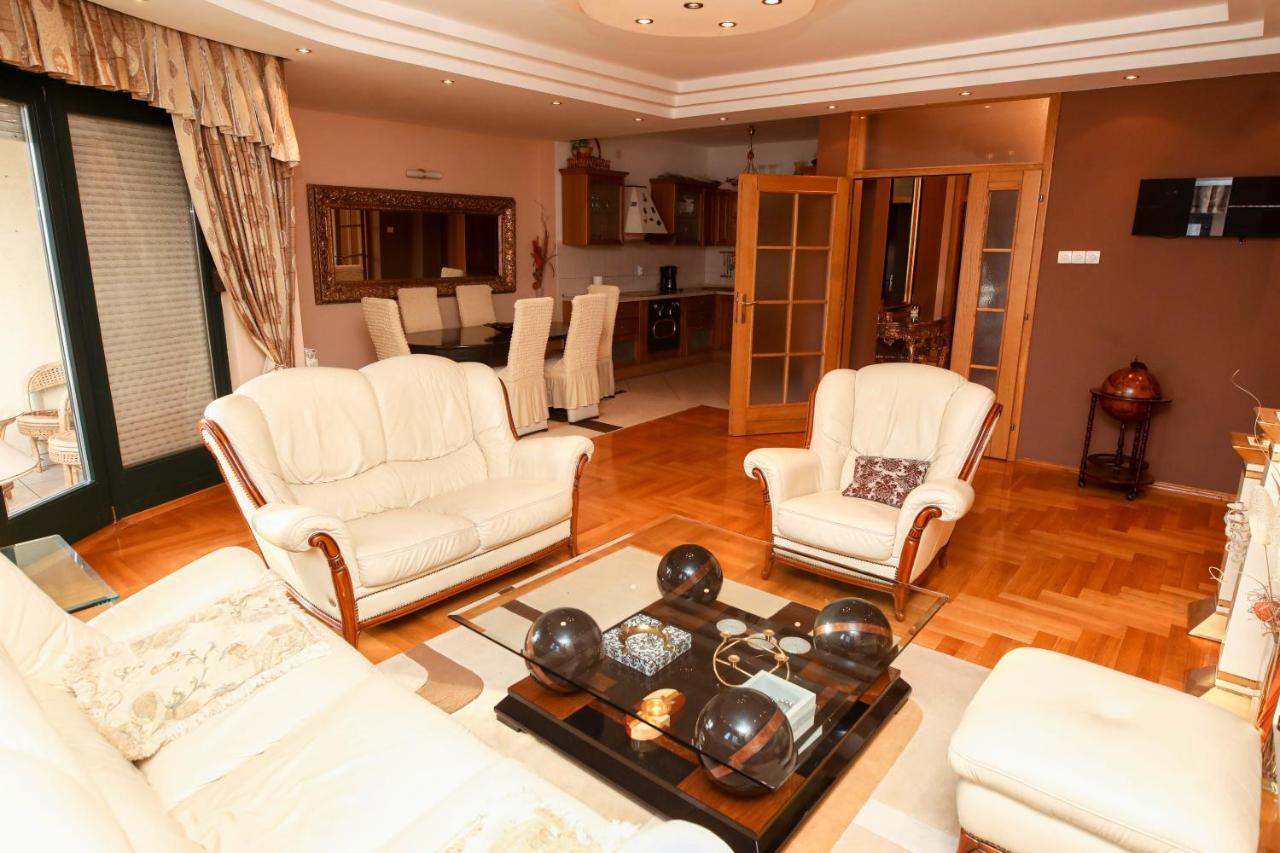 Ugodan I Luksuzan Apartman بانيا لوكا المظهر الخارجي الصورة